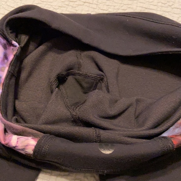 Lululemon Yoga Cropped Pants - Picture 7 of 12